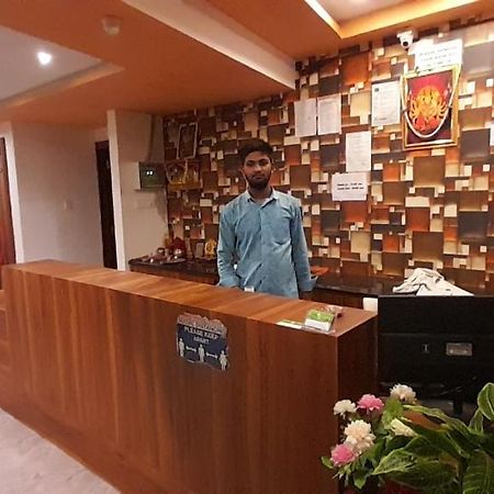 Collection O Hotel Green Park Anand Exterior photo