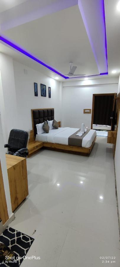 Collection O Hotel Green Park Anand Exterior photo