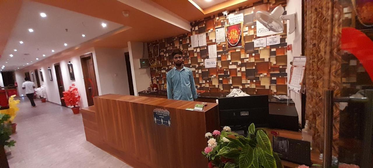 Collection O Hotel Green Park Anand Exterior photo